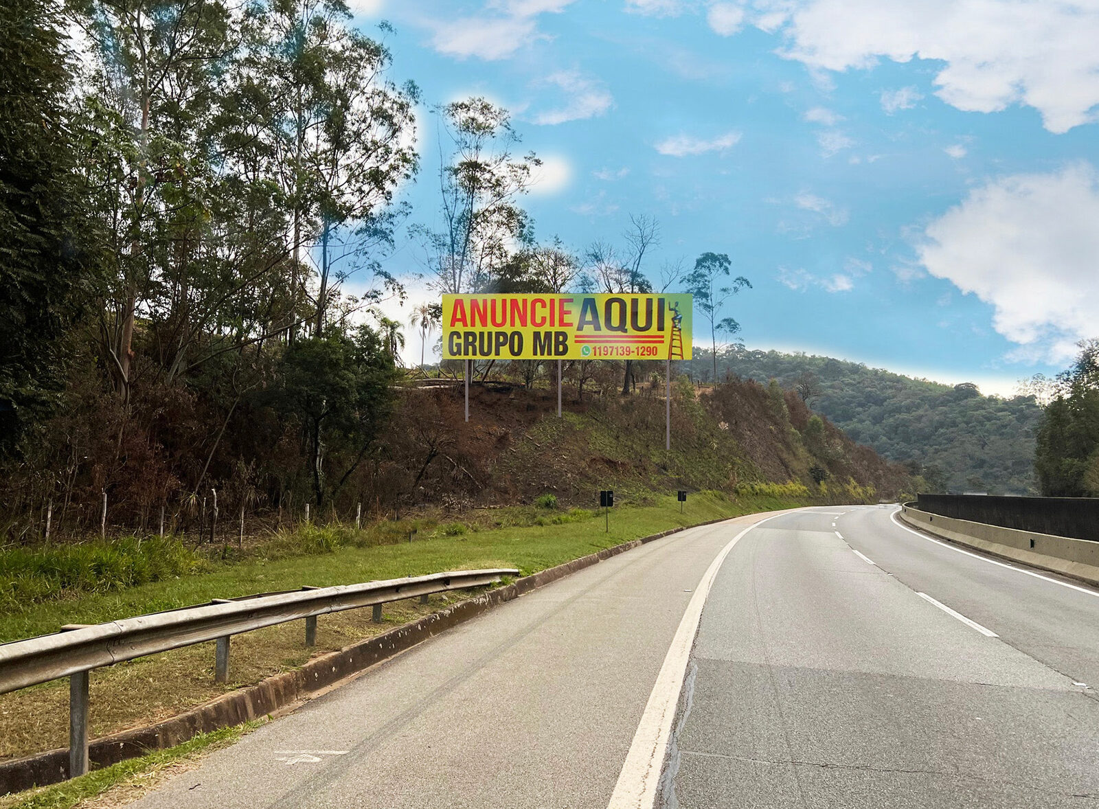 Painel do Grupo MB na Rodovia Anhanguera, KM 43, sentido Interior