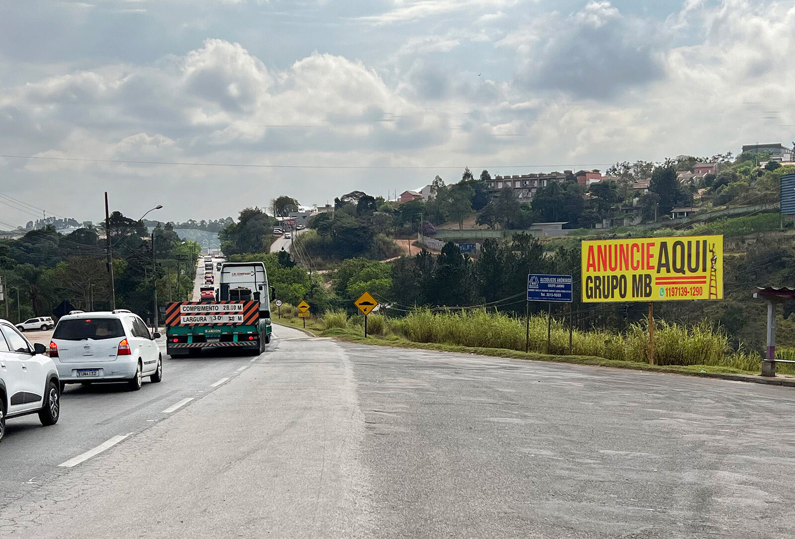 Painel do Grupo MB na Rodovia Edgard Máximo Zambotto, KM 73, Jarinu, sentido Rodovia Dom Pedro